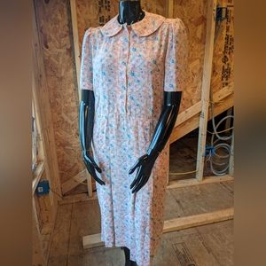 1940s rare volup/plus sized cottagecore rayon floral dress